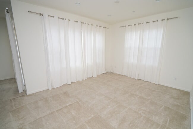 Building Photo - COMING SOON! Villa Metro Home for Rent!