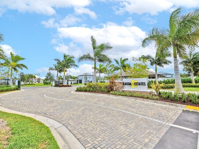 Building Photo - 3041 Hibiscus Ave