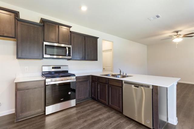 Building Photo - 3901 Oak Crk Cir