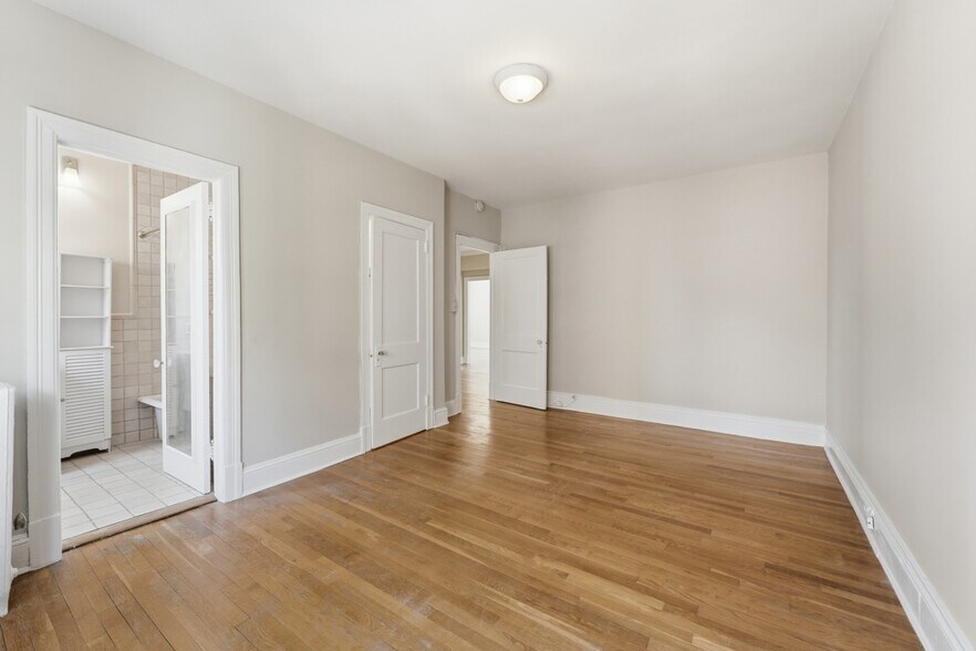 Building Photo - 1954 Columbia Rd NW