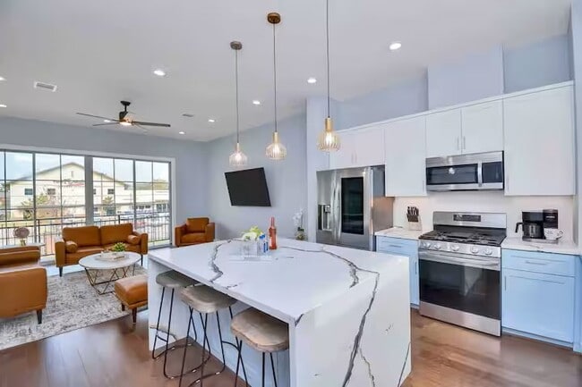 Building Photo - 3412 Dixie Dr