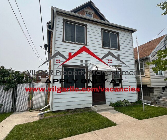 Building Photo - 2426 Schrage Ave