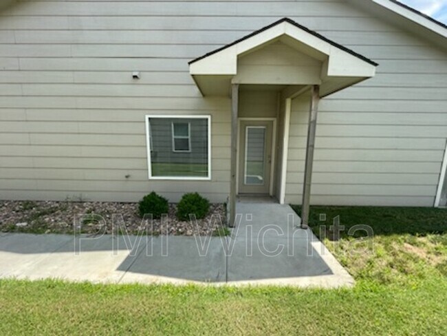 Building Photo - 8111 E 34th Ct S