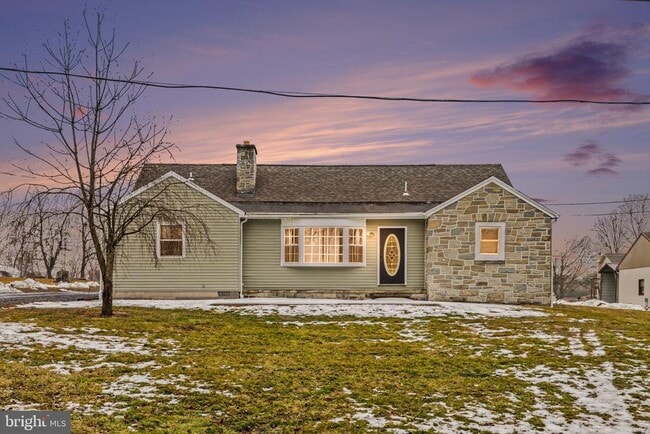 Building Photo - 5885 Avis Ln