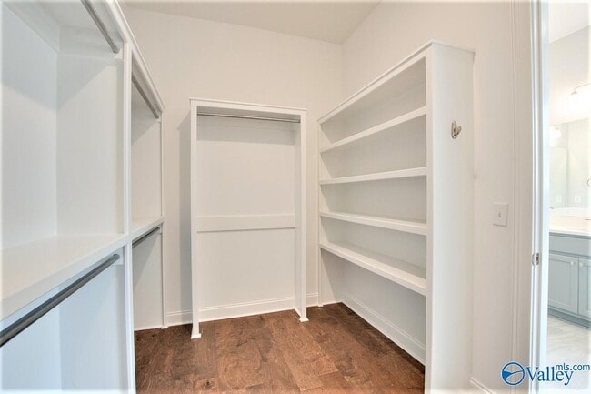 Building Photo - 330 Merrydale Dr