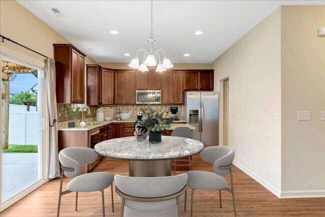 Building Photo - Updated Home with Fenced Yard in Massey Preserve