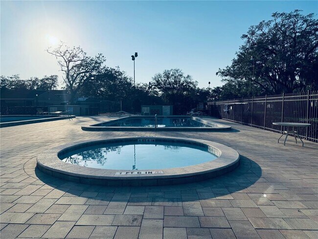 Building Photo - 8608 Lake Isle Dr