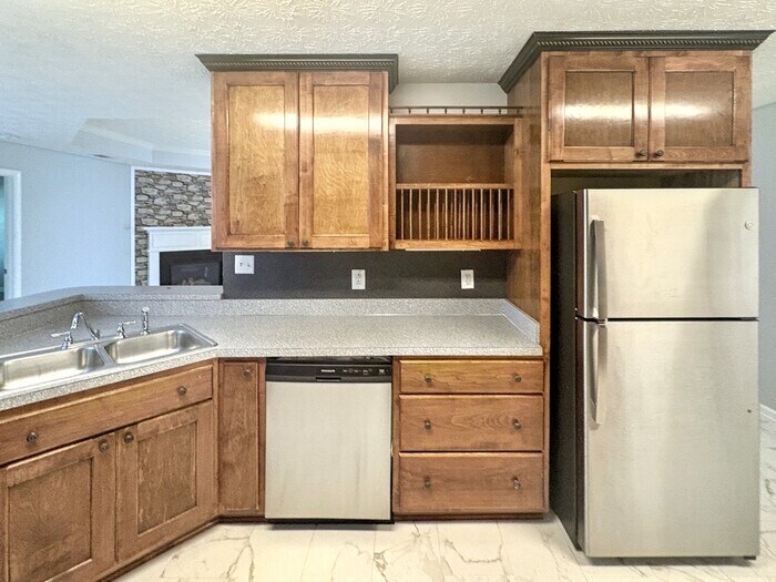 Building Photo - 2045 Parador Bend