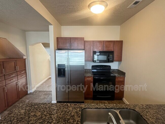 Building Photo - 518 E 500 S