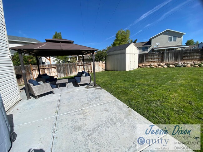 Building Photo - 2014 Jenny Ln.