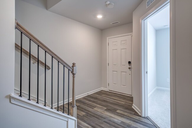 Building Photo - Gorgeous New Construction, 3 Bedroom, Spac...