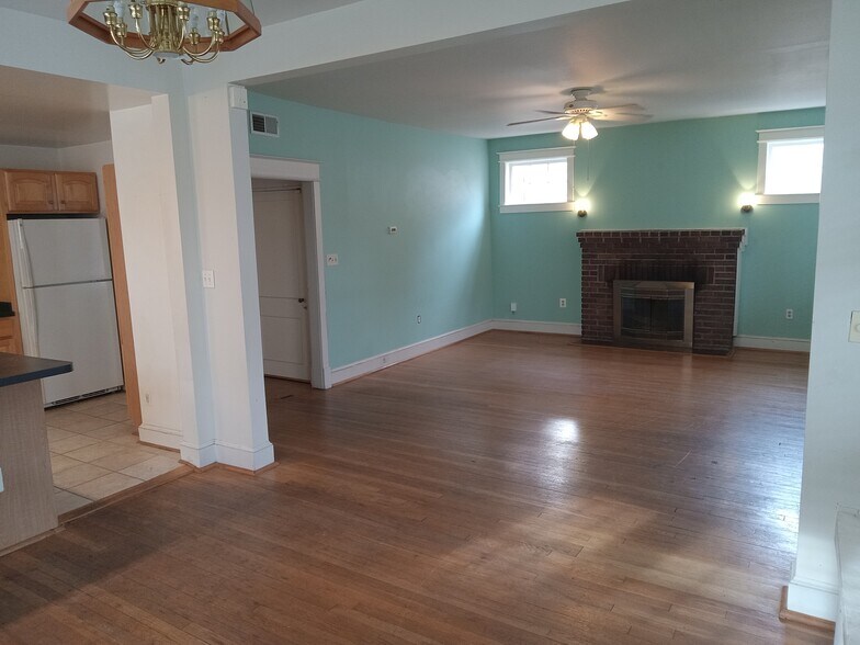 Living room - 6604 1st St NW