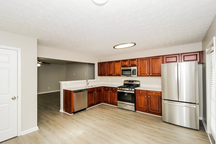Building Photo - 427 Topaz Dr
