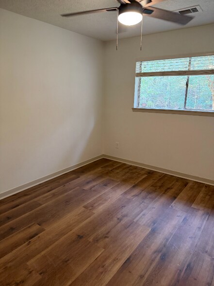 Building Photo - 96 Panorama Dr