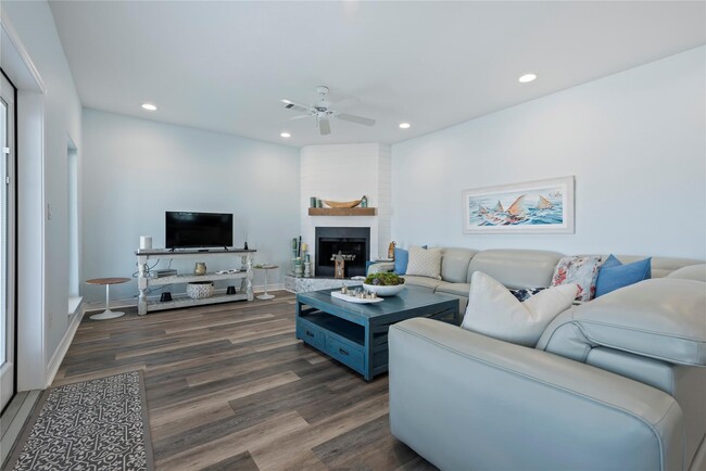 Building Photo - 1640 Windsong Way