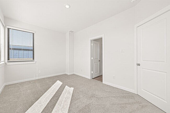 Building Photo - 3223 Loam Ln