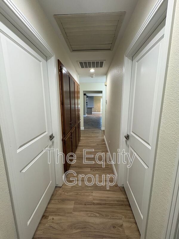 Building Photo - 2322 E Vassar Dr