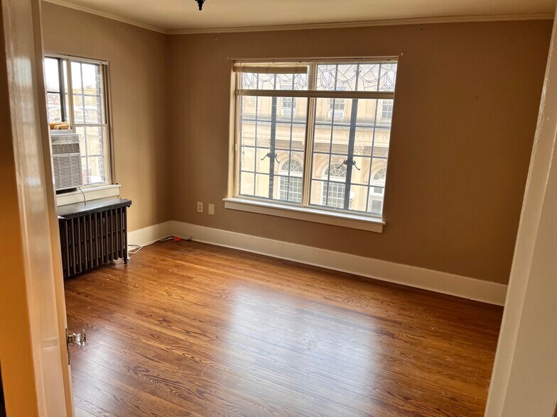 Building Photo - 30 Jay St