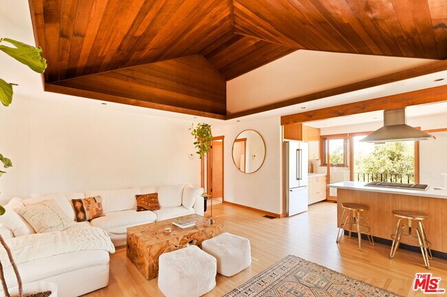 Building Photo - 21071 Waveview Dr
