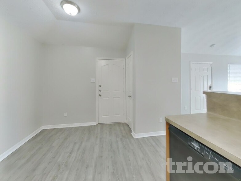 Building Photo - 24307 Hard Wood Dr