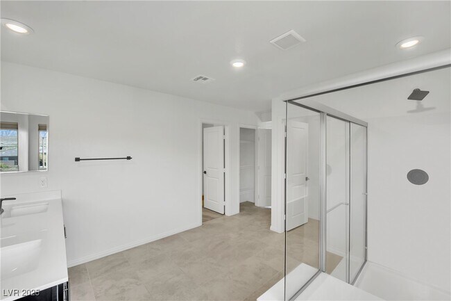 Building Photo - 945 Glenhaven Pl