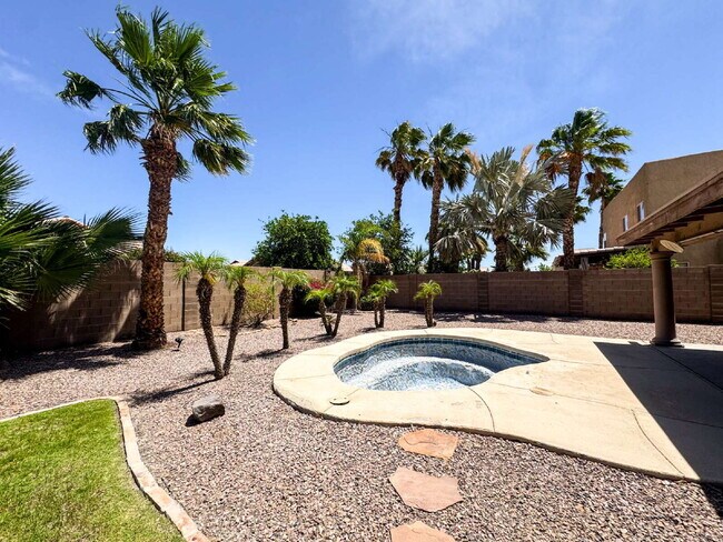 Building Photo - For Rent: 3-bedroom, 2-bathroom home in Barkley Ranch