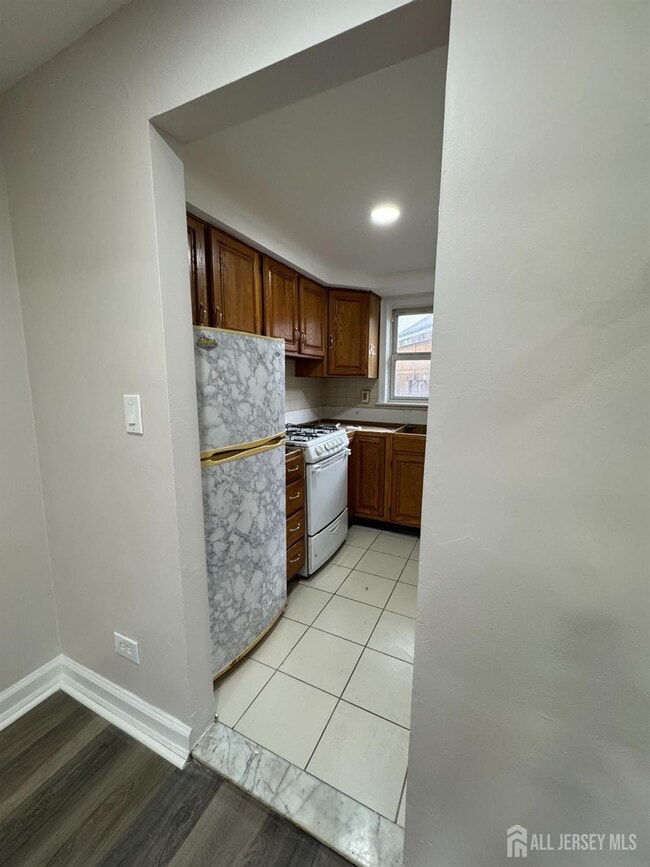 Building Photo - 2451 St Georges Ave
