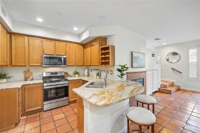 Building Photo - 19 Vinca Ct