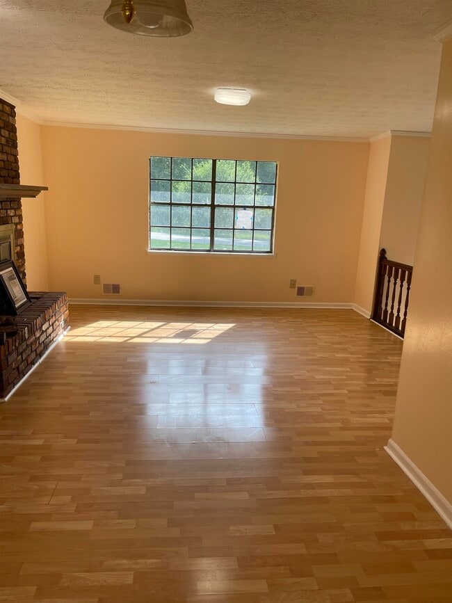 Building Photo - 152 Rountree Rd