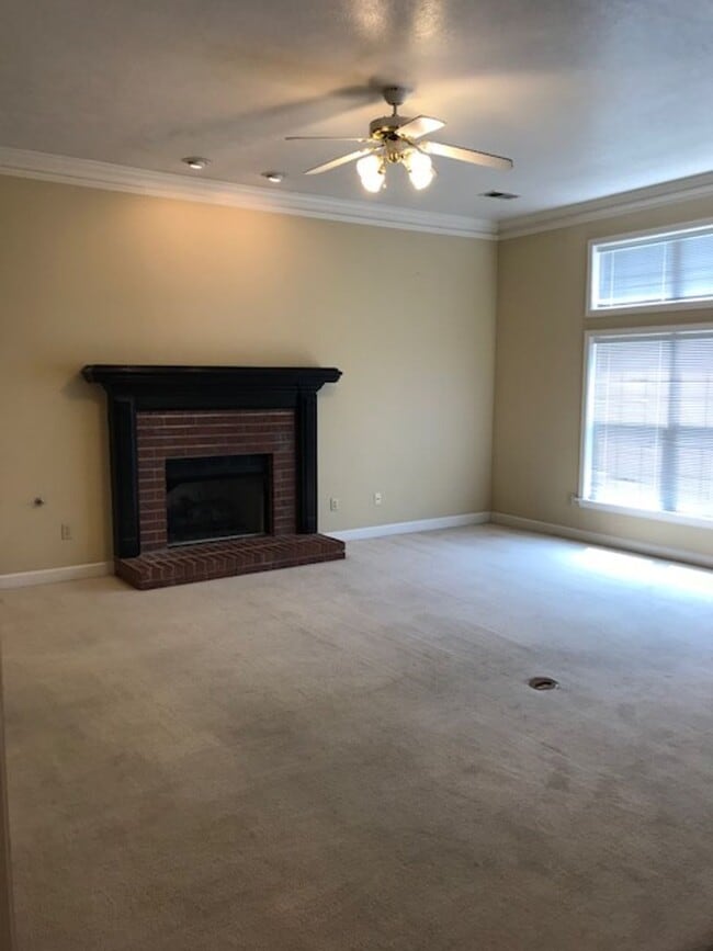 Building Photo - Keys to happiness