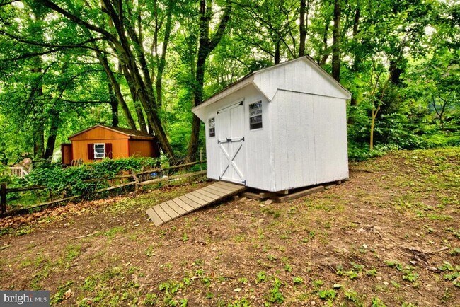 Building Photo - 342 Sherry Ln