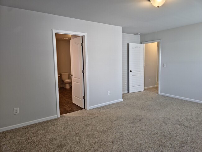 Building Photo - 129 Maple Tree Ln