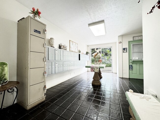 Building Photo - 249 Kapili St