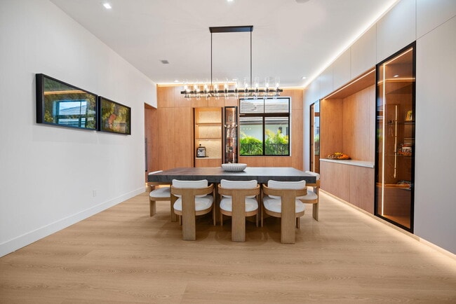 Building Photo - 5735 SW 104th Terrace