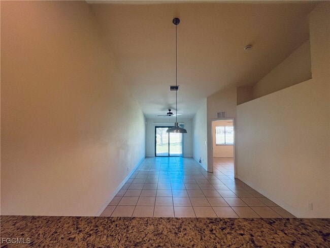 Building Photo - 3022 SE Santa Barbara Pl