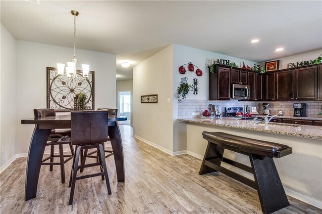 Building Photo - 1072 Gaelic Dr