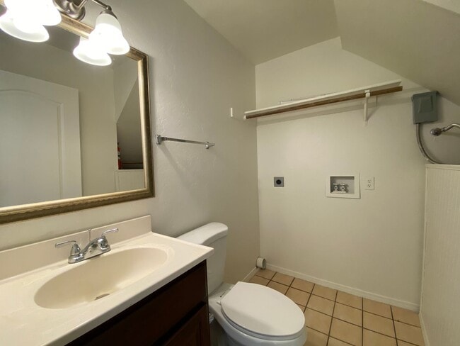 Building Photo - 3232 N Tani Rd