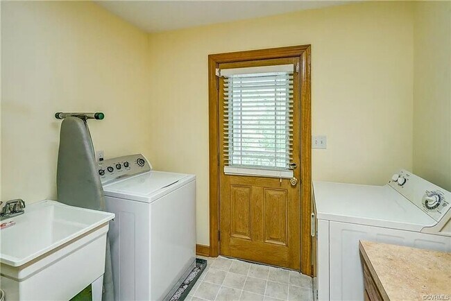 Building Photo - Juniper Avenue Property