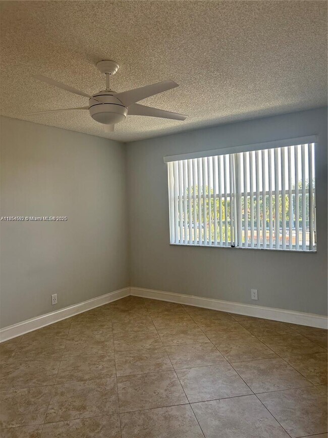 Building Photo - 8821 Wiles Rd