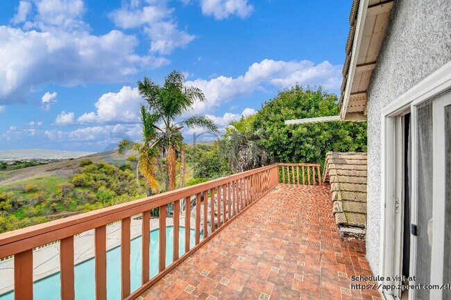 Building Photo - 19872 Sunset Vista Rd