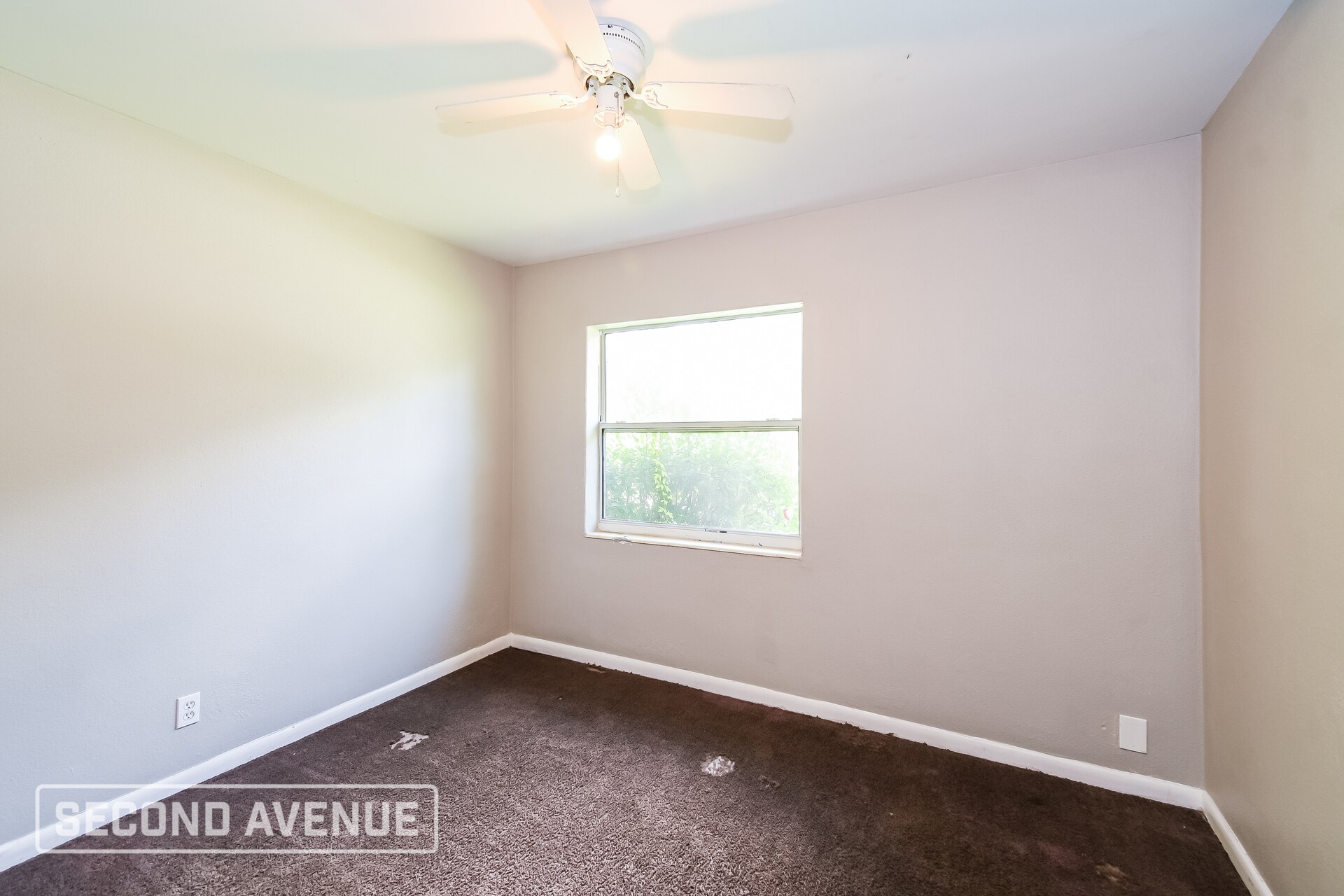 Building Photo - 1544 Breton Rd