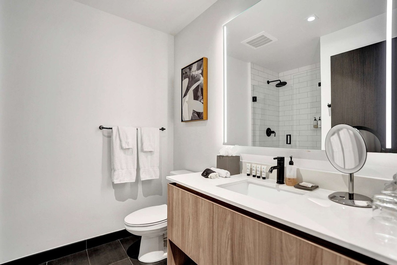 Building Photo - 398 NE 5th St