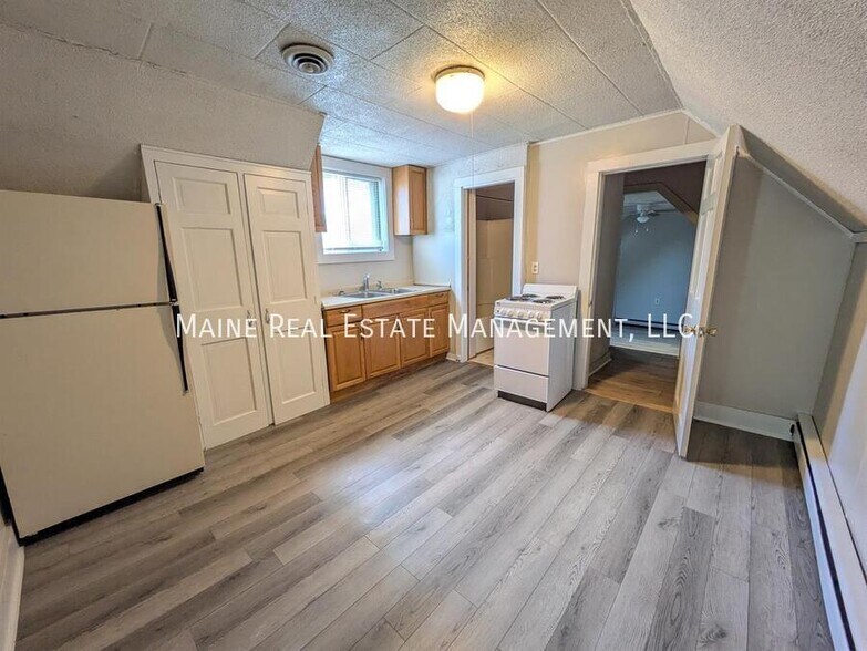 Primary Photo - 123 Union St