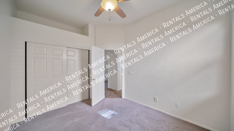 Building Photo - 76 N Desert Stream Dr