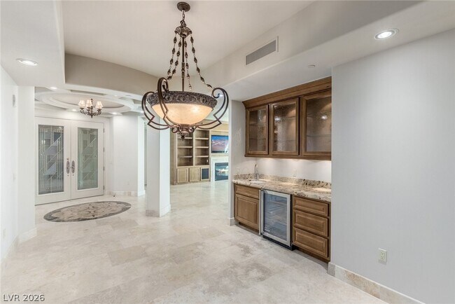 Building Photo - 9103 Alta Dr