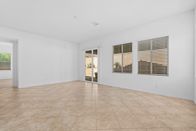 Building Photo - 43720 Vacanza Ct