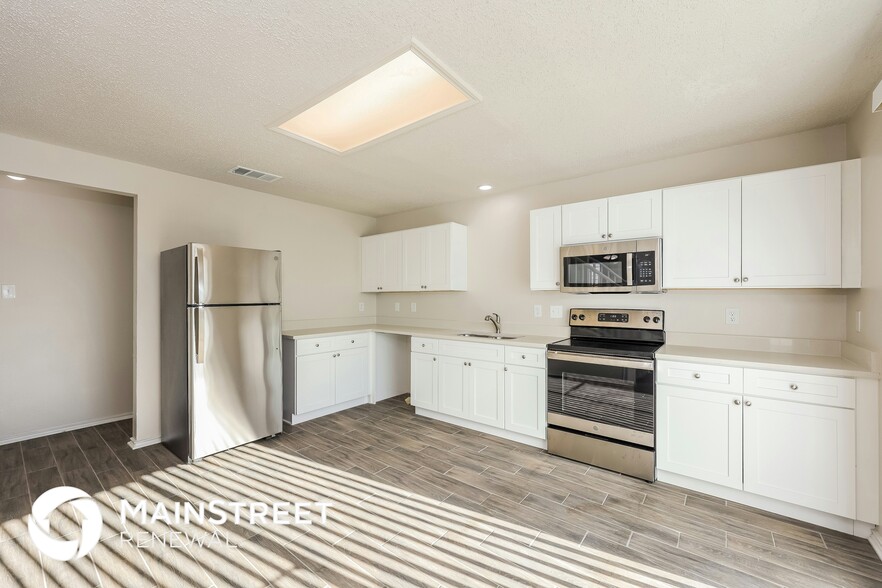 Building Photo - 8042 Chestnut Ash Dr