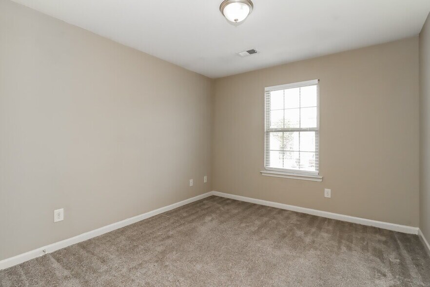 Building Photo - 284 Camellia Way