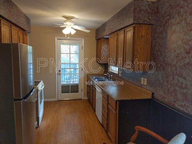 Building Photo - 3207 NE 48th Terrace