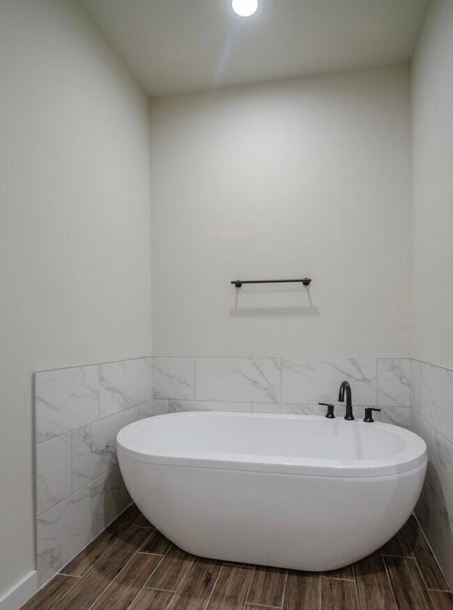 Building Photo - Gorgeous Newer Construction 4 Bedroom Home...